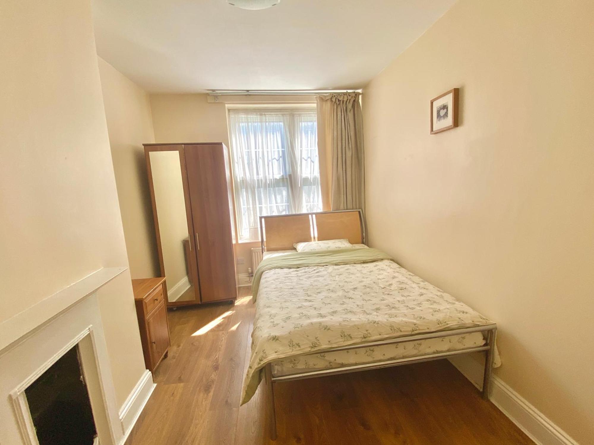 Separate Rooms By The Thames 런던 외부 사진